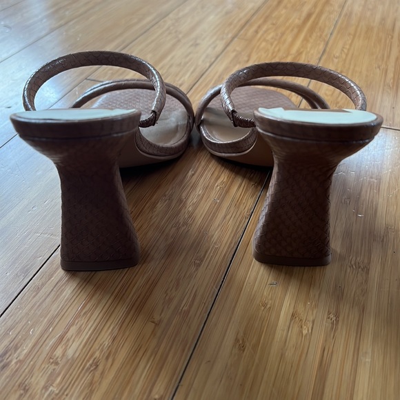 Dolce Vita Fort Heels - Picture 3 of 5